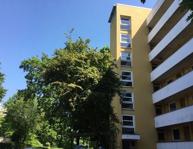 Renovierte 2-Zimmer-Wohnung mit Loggia kurzfristig verfügbar - Foto 1