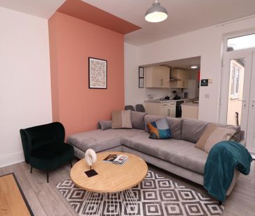 6 bedroom house to rent - Photo 2