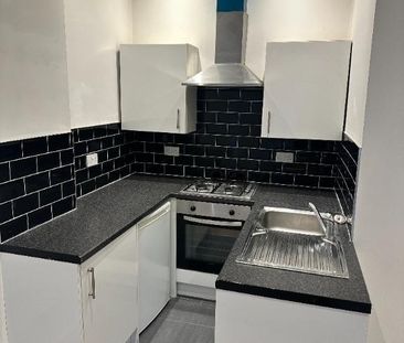 1 bedroom ground floor flat to rent - Photo 2