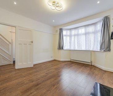 3 bedroom end of terrace house to rent - Photo 4