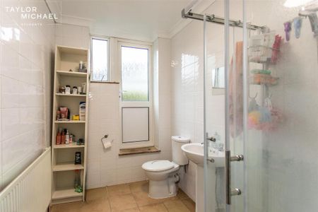 5 bedroom terraced house to rent - Photo 3