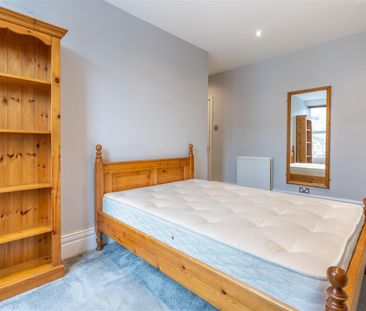 6 bed terraced house to rent in Roxburgh Place, Newcastle Upon Tyne... - Photo 3