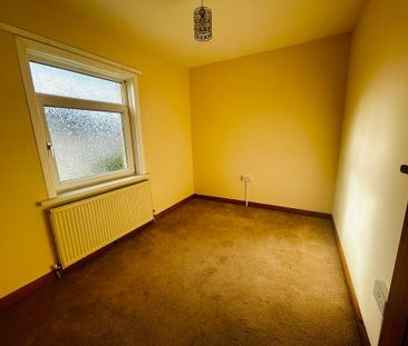 Pine Grove, Neath - Photo 5