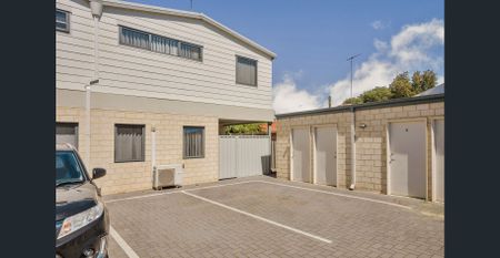 Easy-Care Living in the Heart of Mandurah - Photo 2