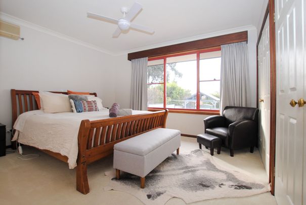 FOUR BEDROOM FULLY FURNISHED FAMILY HOME - Photo 1