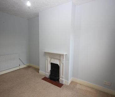 2 bedroom Terraced House to let - Photo 1