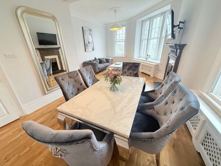 3 Bed Flat, Pond Street, NW3 - Photo 2