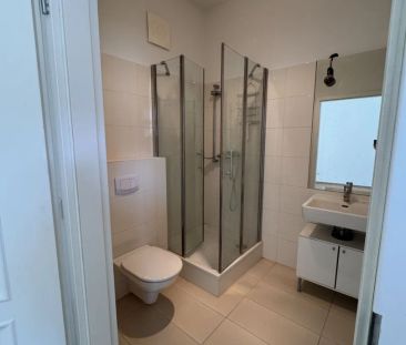 Provisionsfrei: Renovierter 25m² Altbau mit Einbauküche beim Rochus... - Photo 4