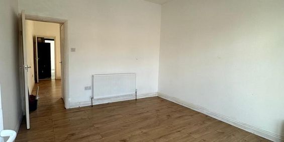 2 bedroom semi-detached house to rent - Photo 3