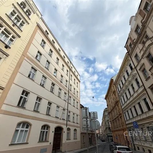 Pronájem bytu 3+kk, Na Zderaze - Praha 2 - Photo 1