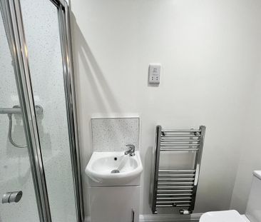 1 bedroom house of multiple occupation to rent - Photo 5