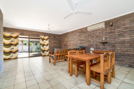 Perfect property for low maintenance living - Photo 3