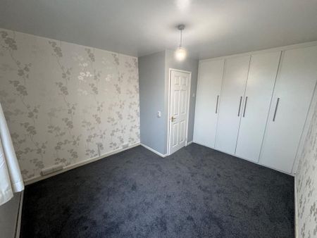 2 bedroom semi-detached bungalow to rent - Photo 2