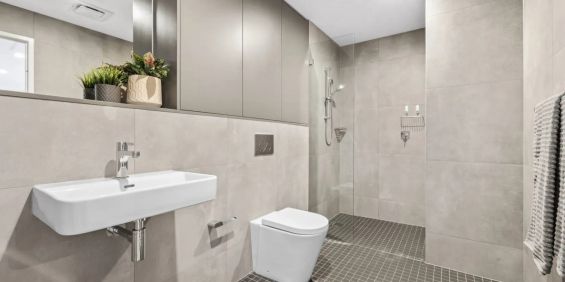 Modern Apartment with Style, Space & Prime Location - Photo 3