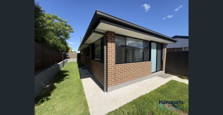 Modern 2-Bedroom Granny Flat - Private & Spacious! - Photo 4