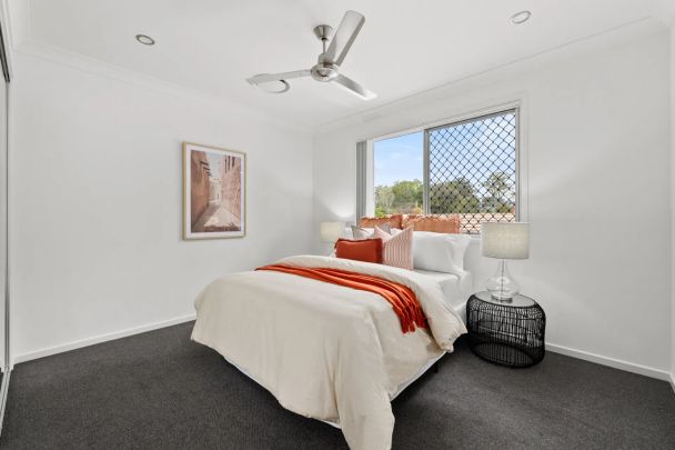 Immaculate Family Home with Ducted Aircon, Solar and Spacious Living ! - Photo 1