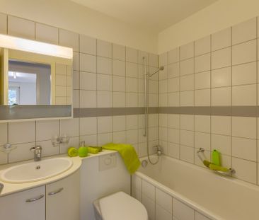 Large 2.5-room apartment in a quiet location - Photo 2