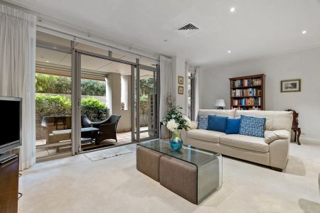 QUIET LUXURY LIVING BY THE BEACH - Photo 3