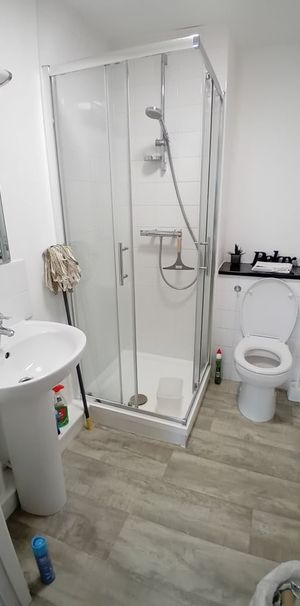 Room in a Shared Flat, Thurston Road, SE13 - Photo 1