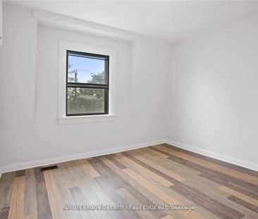 289 BLACKTHORN AVENUE - Photo 1