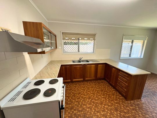 Spacious 4-Bedroom Family Home - Photo 1