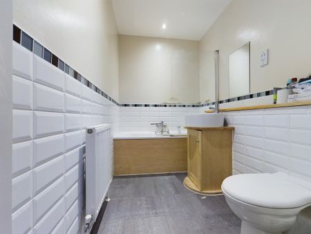 2 bedroom apartment to rent - Photo 5