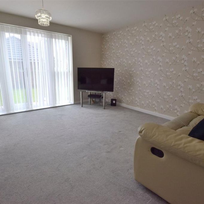 3 bedroom semi-detached house to rent - Photo 1