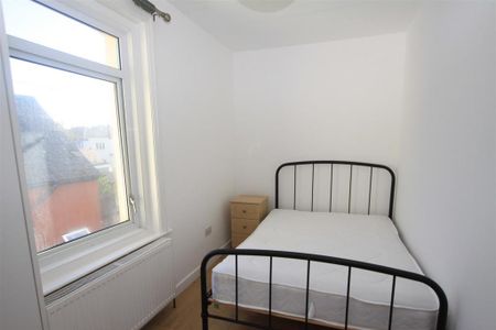 1 bedroom in a house share to rent - Photo 5