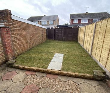 3 bedroom semi-detached house to rent - Photo 4