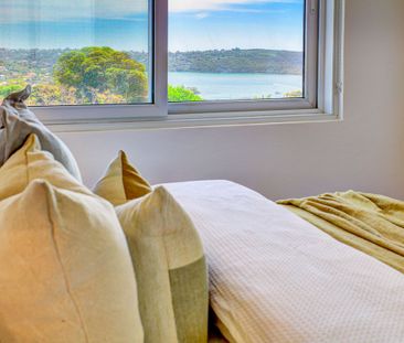 Stunning Renovated 2 Bedroom Apartment - Photo 4