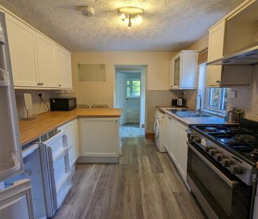 5 bedroom semi-detached house to rent - Photo 6