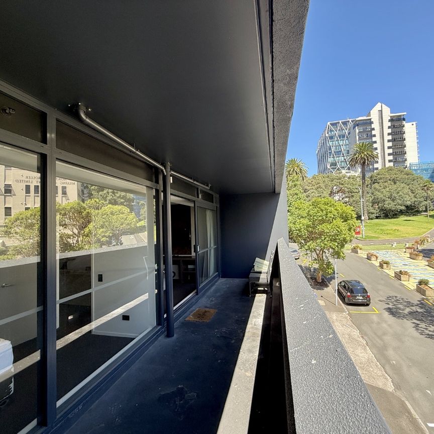 Spacious 2 bedrooms Furnished Apartment - Photo 1