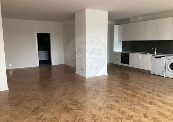 Studio T1 for rent in Lisboa