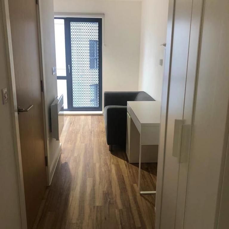 Studio to rent - Photo 1