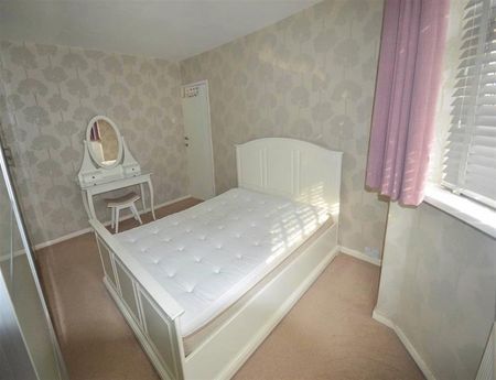 3 Bedroom Semi Detached To Let - Photo 4