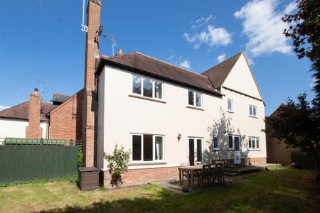 4 bedroom detached house to rent - Photo 4