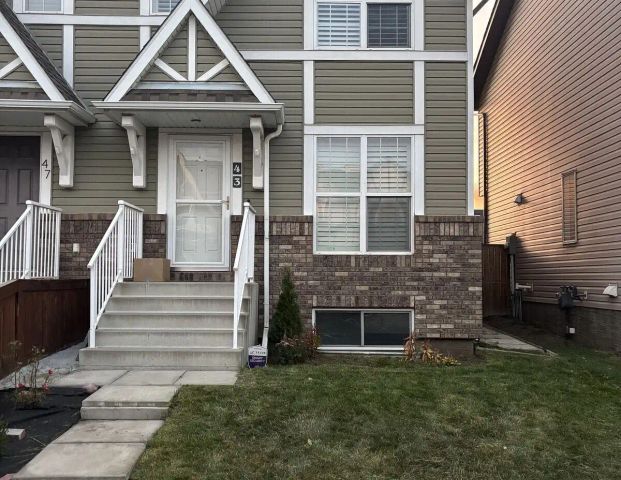 Stunning, sun-filled detached East Facing 2.5 Bedroom House Available — 2 Bedrooms+ Den Duplex - Photo 1