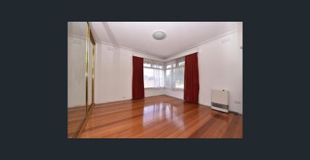 Comfortable Family Living in Keysborough Break of lease $610 per week until January 2028 then $630 per week after - Photo 3