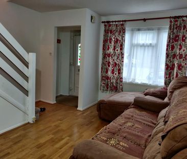 2 Bed Terraced House, Rufford Close, HA3 - Photo 3