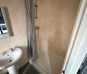 St Josephs Drive, Southall, UB1 - Photo 6