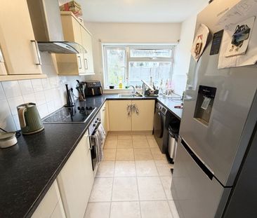 Guest Avenue, Poole, - Photo 4