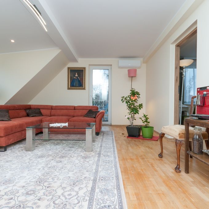 PIĘTRO DOMU, BEZCZYNSZOWE Z GARAŻEM NA POGODNIE - Zdjęcie 1