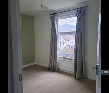 2 bedroom end of terrace house to rent - Photo 4