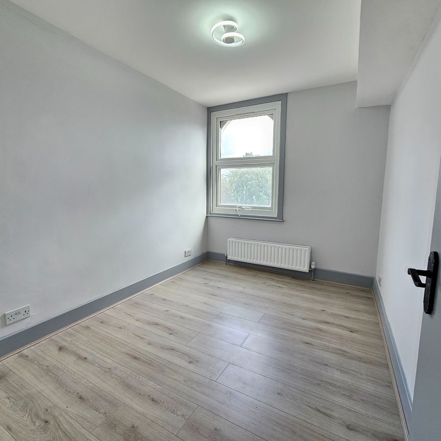 2 Bed Flat, Lower Clapton Road, E5 - Photo 1