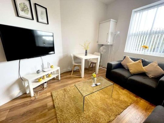 Pontefract Lane, Leeds, LS9 - Photo 1