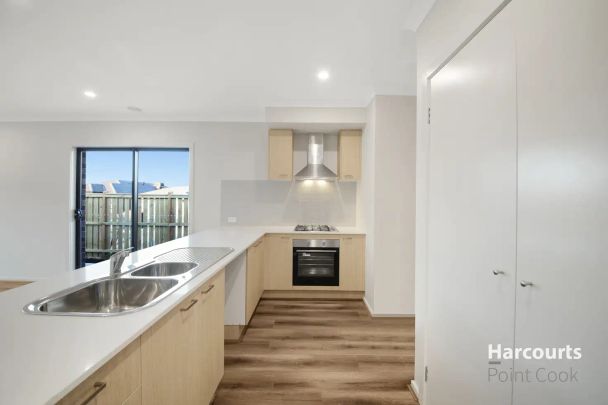 9 Wheatsheaf Road, Wyndham Vale VIC 3024 - Photo 1