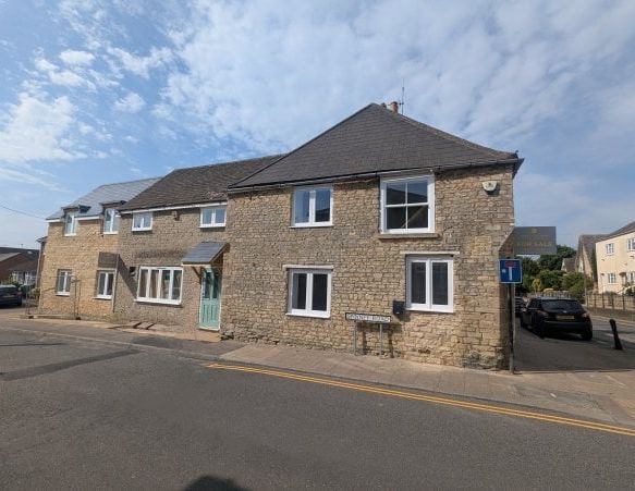 Spinney Road, High Street, Irthlingbo... - Photo 1