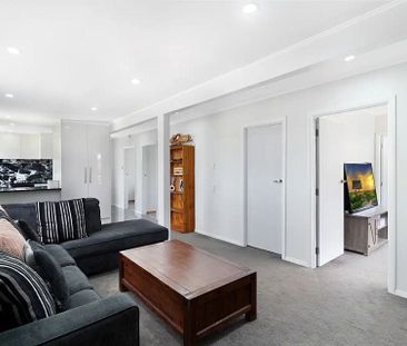 Charming 3BR Home with Garden! - Photo 4