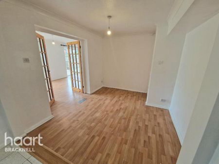 4 bedroom detached house to rent - Photo 5