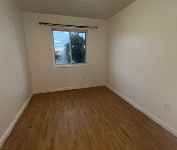 For Lease - 37 Wilmont Court, Brampton, Ontario - Photo 6